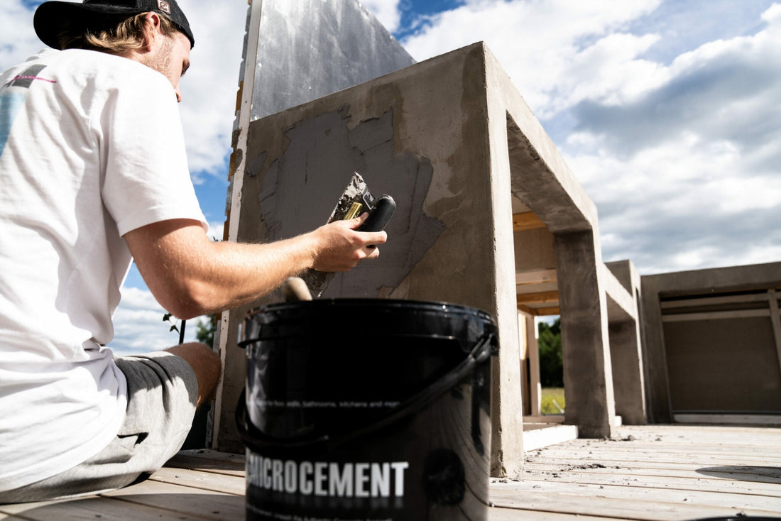 Kan man lägga microcement själv – eller måste man anlita ett proffs? - Design By Cement Sweden AB