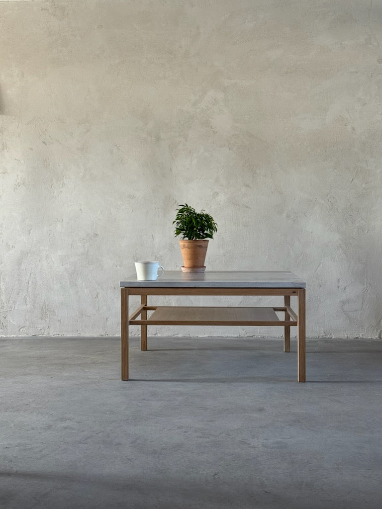 Bänkskiva i Övrigt microcement – soffbord, trädetaljer