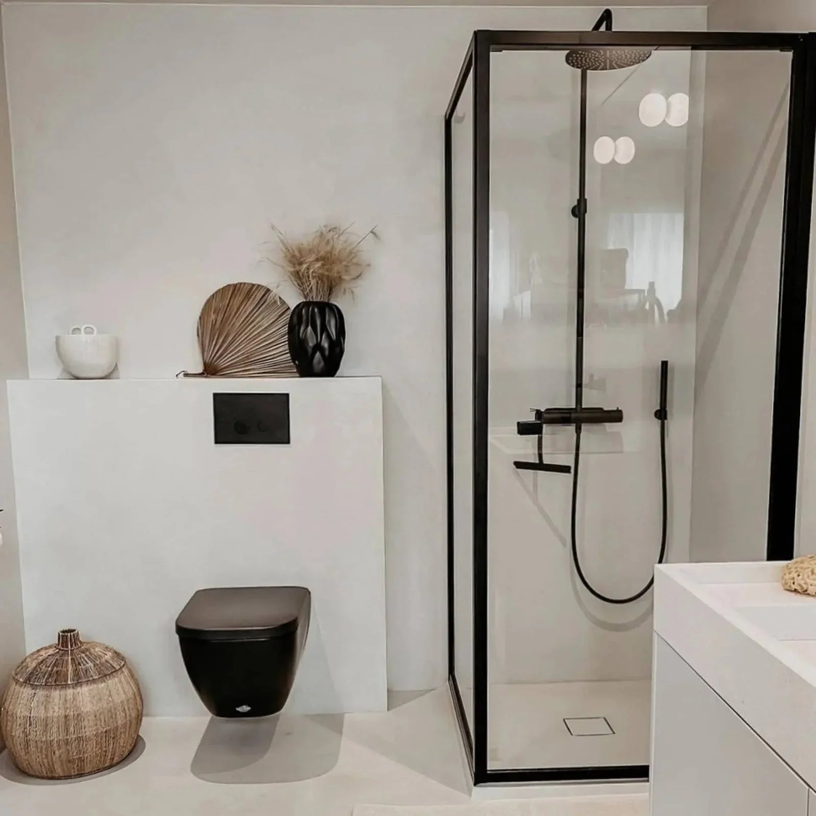 Modernt fogfritt badrum renoverat med dbcMICROCEMENT