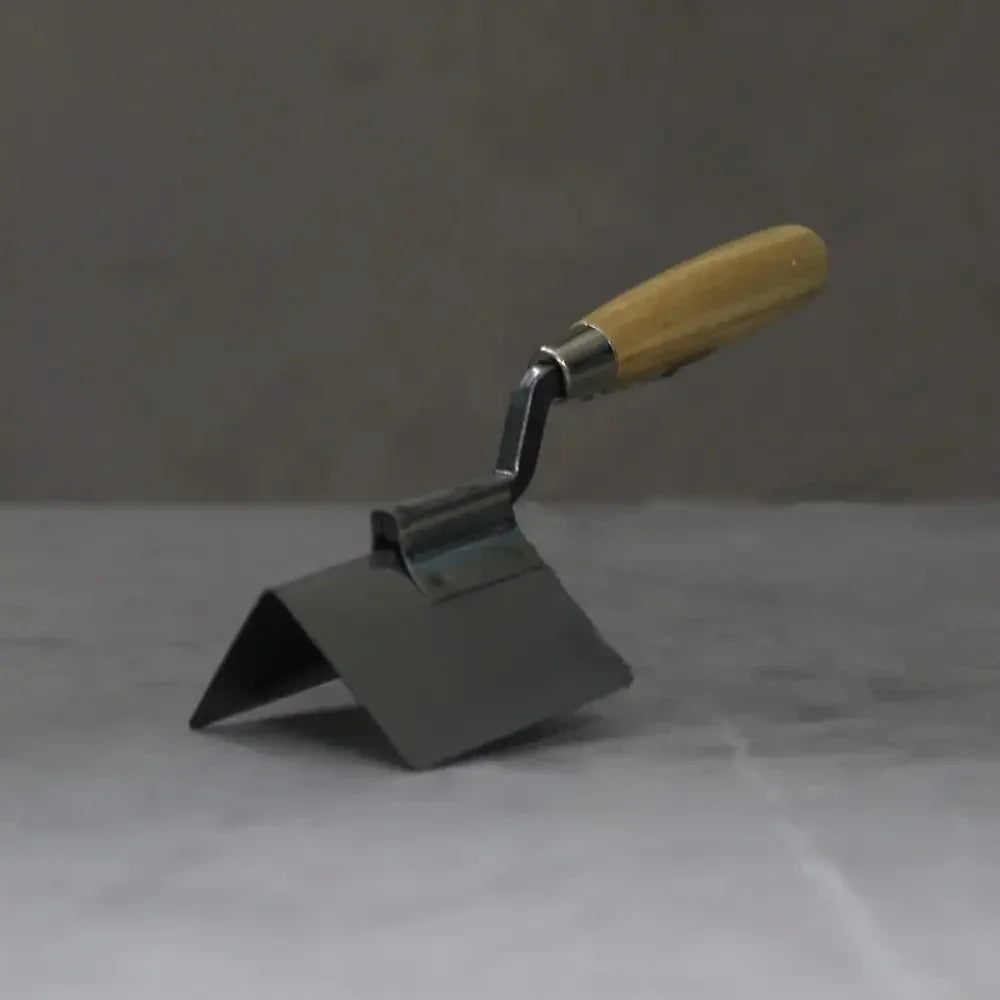 Ytterhörns-slev för rena hörn vid microcement-applicering